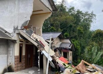 Longsor di Puncak, Rumah Bertingkat Runtuh