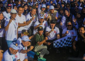 5000 Guru Ikut Guruhawan, Jalan Sehat Mengenal Lingkungan