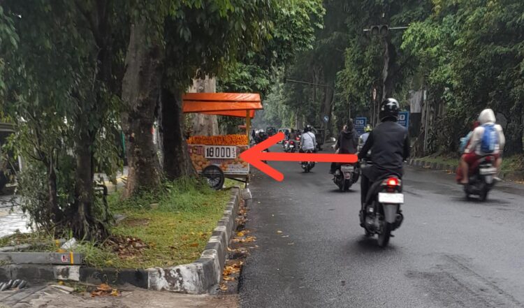 Marketing Penjual Buah Musiman, Gunakan Ilusi Optik Untuk Tarik Konsumen