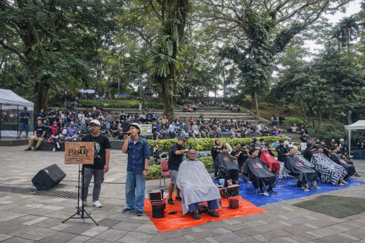 Getaran Nada, Sentuhan Gunting, dan Gelombang Empati dari Kota Bogor Di Taman Ekspresi