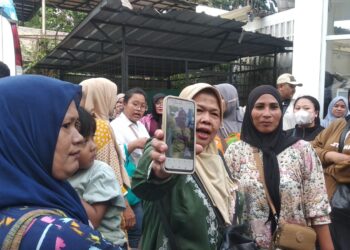 Antrean Penukaran Uang Di Balaikota Bogor Ricuh, Warga Kecewa